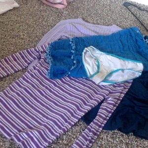 3 longsleeves with a scarf and a pair of underwear